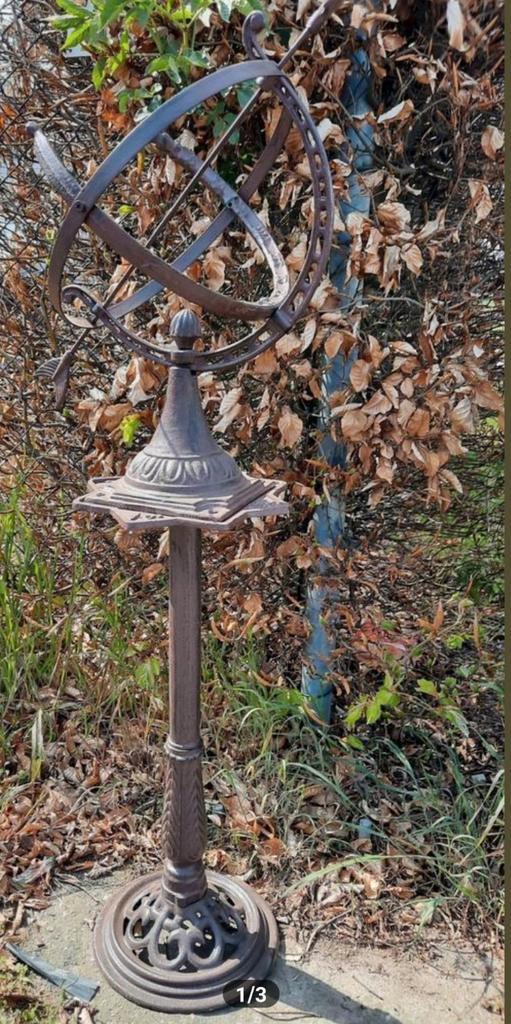 Grote Zonnewijzer op Hoge Sokkel Gietijzer NIEUW, Tuin en Terras, Zonnewijzers, Nieuw, Ophalen of Verzenden