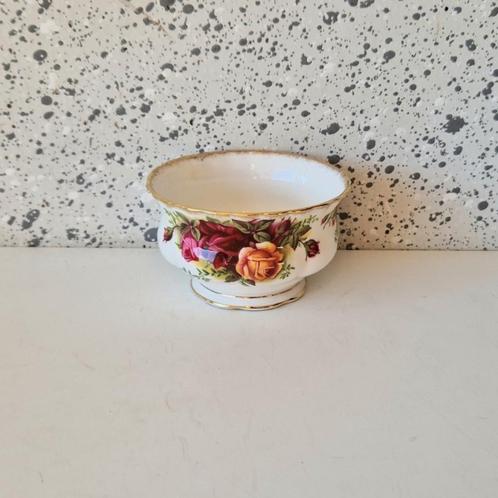 Royal Albert Old Country Roses suikerbakje, Antiek en Kunst, Antiek | Servies los, Ophalen of Verzenden