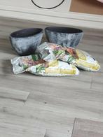 Te koop, origineel potgrond 2 zakken en 2 potten, Ophalen, Gebruikt, Ovaal
