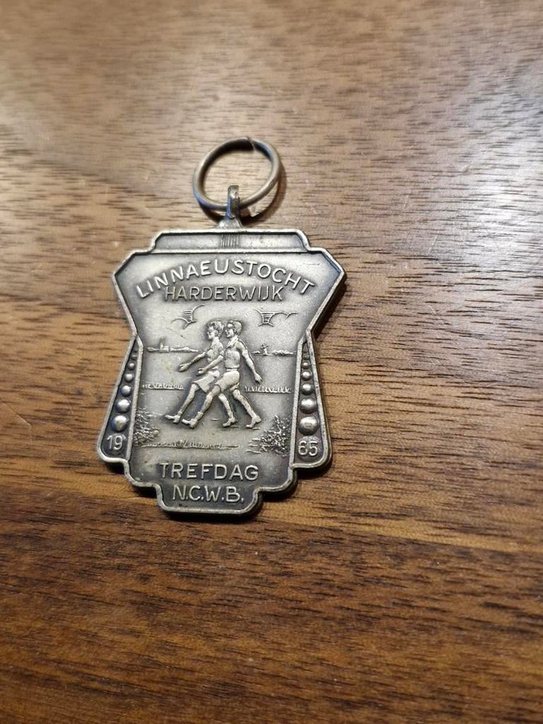 335 Medaille Harderwijk Linnaeus Tocht Trefdag N.C.W.B, Ophalen of Verzenden, Overige materialen