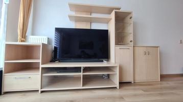 Tv meubel met vitrinekast ( excl electronica) beschikbaar voor biedingen