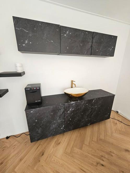 Mooie kasten voor in salon, Diensten en Vakmensen, Schoonheidsspecialisten | Manicure