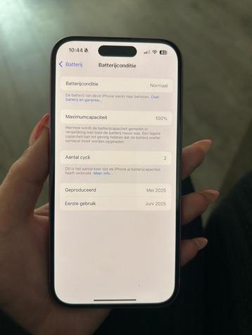 Iphone 16 roze beschikbaar voor biedingen