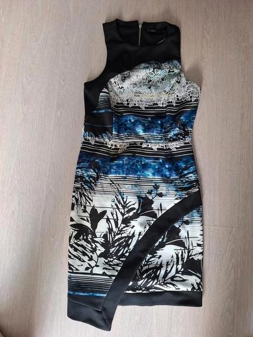 River island marine blauwe jurkje met print maat M, Kleding | Dames, Jurken, Zo goed als nieuw, Maat 38/40 (M), Blauw, Boven de knie