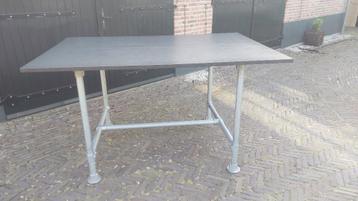 presentatie tafel/hobbytafel beschikbaar voor biedingen