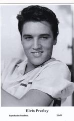 Elvis Presley met vriendelijke glimlach, Verzamelen, Ansichtkaarten | Themakaarten, Ongelopen, Ophalen of Verzenden, Sterren en Beroemdheden
