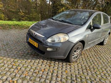 Fiat Punto 1.4 5DR NIEUWE TYPE  NAVI CRUISECONTROL beschikbaar voor biedingen