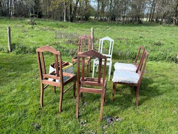 Gratis: zes antieke stoelen (opknappers)