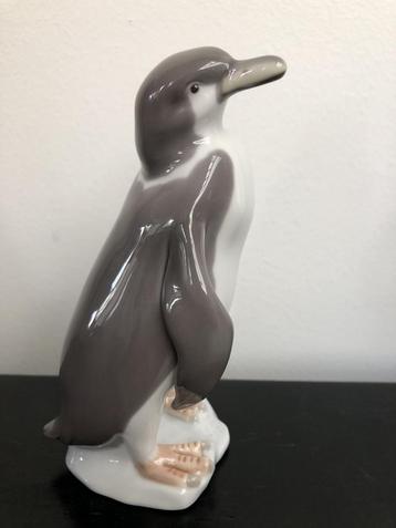 Lladro porselein:Penguin / Pinquino Vuelto (Reyshof) beschikbaar voor biedingen