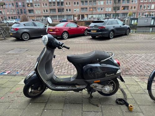 Zwarte Vespa lx 50cc, Fietsen en Brommers, Scooters | Piaggio, Gebruikt, Overige modellen, Benzine, Ophalen