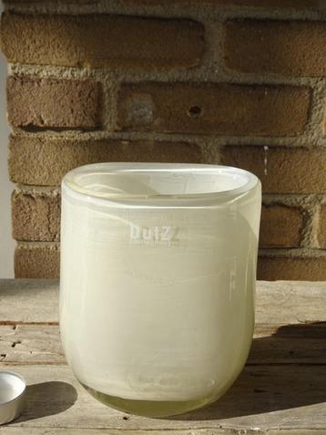 Ovale Dutz vaas in crème wit beschikbaar voor biedingen