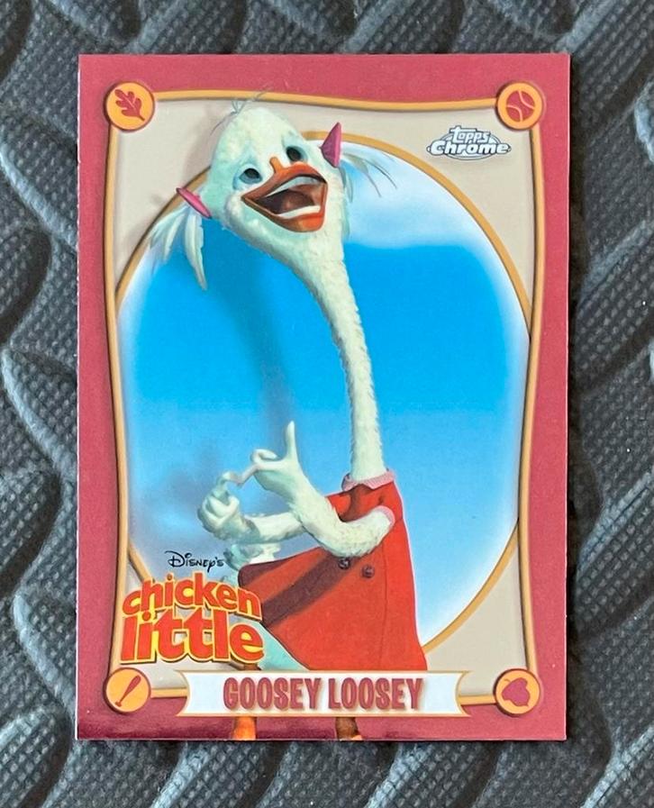 Topps Chrome 2025 | Goosey Loosey #CL-8 | Chicken Little, Verzamelen, Disney, Nieuw, Plaatje of Poster, Overige figuren, Ophalen of Verzenden