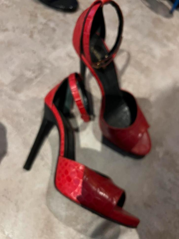 ROBERTO CAVALLI hakken slangenleer 39 origineel zgan, Kleding | Dames, Schoenen, Zo goed als nieuw, Schoenen met hoge hakken, Rood