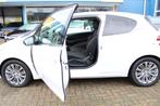 Peugeot 208 1.2-16V "Allure" Cruise - LED - AUX ! 110 Pk !, Voorwielaandrijving, Stof, Gebruikt, 1199 cc