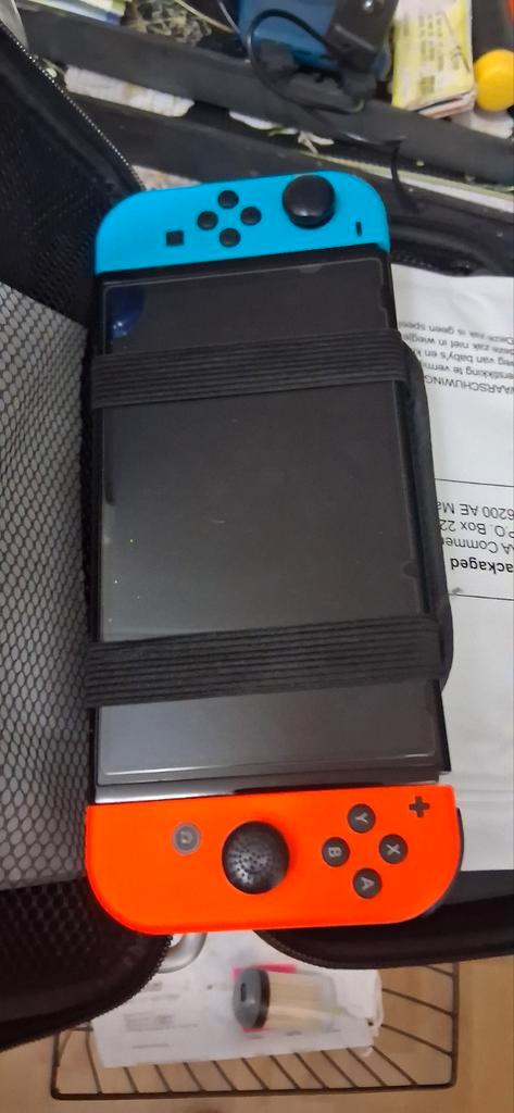 Nintendo Switch OLED Model - super smash bros 300 euro, Spelcomputers en Games, Games | Nintendo Switch, Zo goed als nieuw, Avontuur en Actie