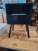 Woood Ozzy nachtkastje, Huis en Inrichting, Slaapkamer | Nachtkastjes, Minder dan 45 cm, -, -, Ophalen of Verzenden