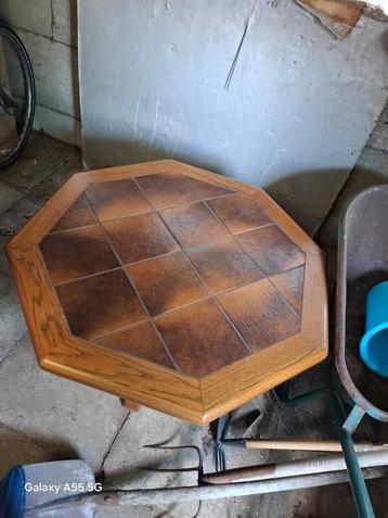 SALONTAFEL beschikbaar voor biedingen