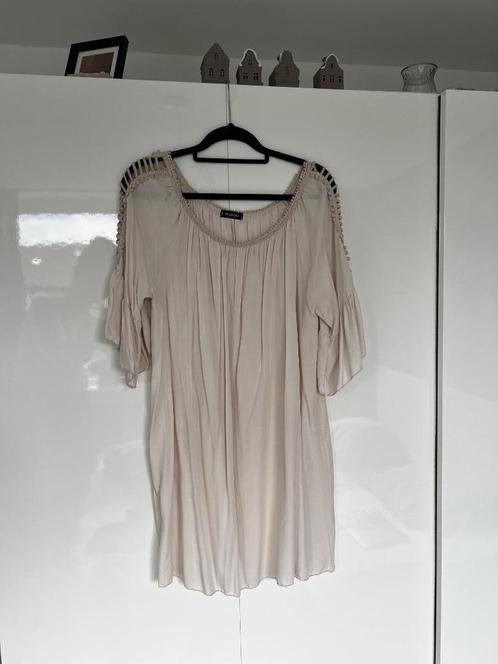 jurk, Kleding | Dames, Jurken, Zo goed als nieuw, Maat 38/40 (M), Beige, Boven de knie, Ophalen of Verzenden