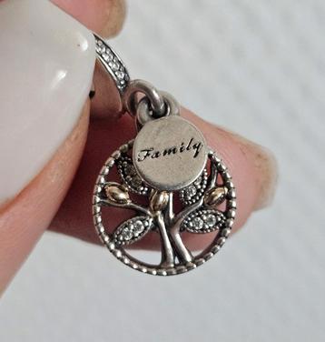 Pandora family tree (met 14kt goud) beschikbaar voor biedingen