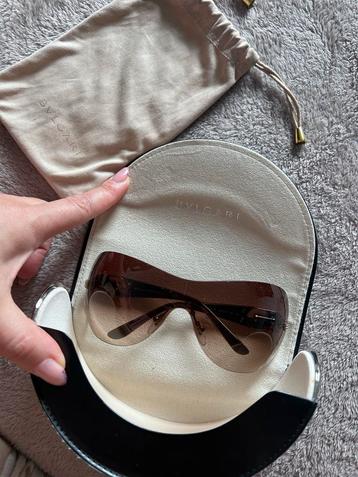 Bvlgari  Zonnebril - Stijlvol en Elegant! beschikbaar voor biedingen