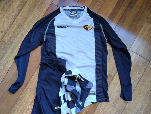 VUC voetbal tenue, Sport en Fitness, Voetbal, Zo goed als nieuw, Shirt, Maat S, Ophalen of Verzenden