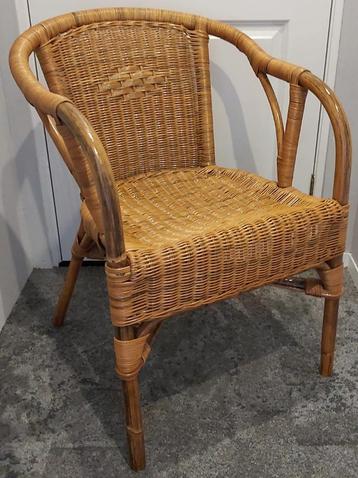 Rotan stoel / fauteuil beschikbaar voor biedingen