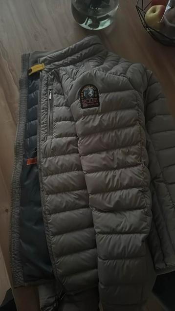 Orginele parajumpers jas beschikbaar voor biedingen