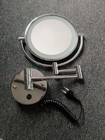 Nieuwe makeup spiegel met verlichting zilver beschikbaar voor biedingen