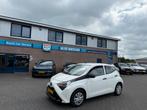Toyota Aygo 1.0 VVT-i | X-Fun 5-Drs | Airco, Auto's, Toyota, Voorwielaandrijving, Gebruikt, Euro 6, 4 stoelen