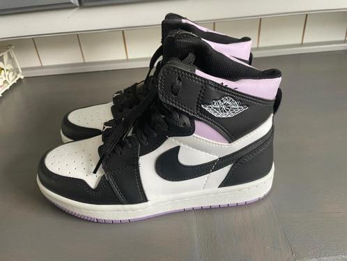 HOGE NIKE SCHOENEN maat 38 z.g.a.n. - WD014, Kleding | Dames, Schoenen, Zo goed als nieuw, Sneakers of Gympen, Wit, Ophalen of Verzenden