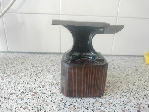 Oud klein Aambeeld  van Goud/Zilver Smid / Klokkenmaker., Antiek en Kunst, Antiek | Gereedschap en Instrumenten, Ophalen of Verzenden