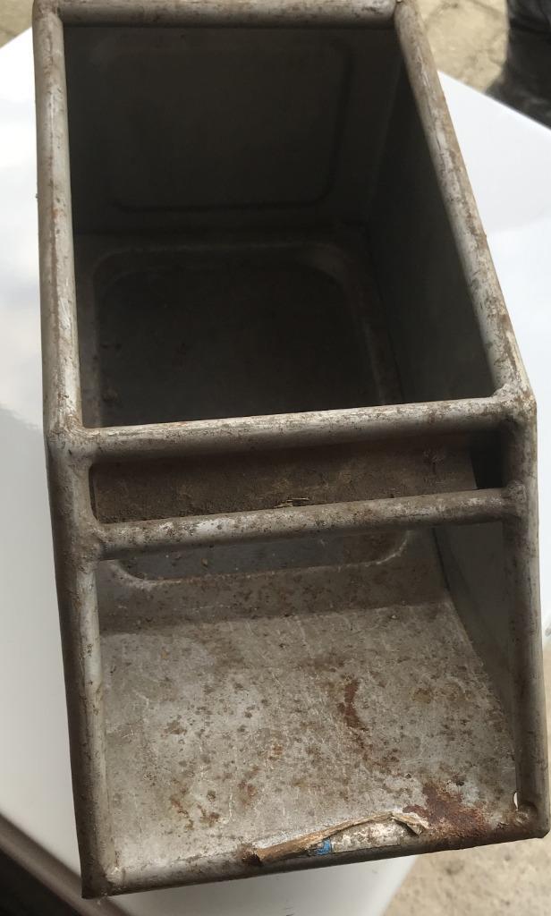 Industriële metalen magazijn onderdelen bakken met grijpvak., Doe-het-zelf en Verbouw, Kratten en Dozen, Gebruikt, Bak of Kist