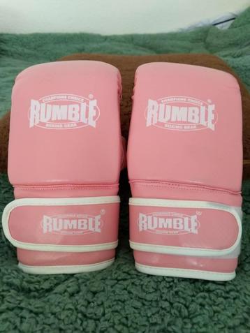 Rumble handschoenenmaat S  + bandages  beschikbaar voor biedingen