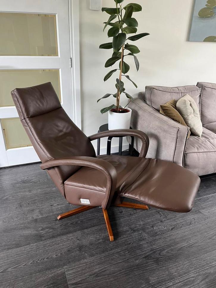 Nette Montel Design Relaxfauteuil Bruin Leer M/L, Huis en Inrichting, Fauteuils, Zo goed als nieuw, Leer, Minder dan 50 cm, Ophalen of Verzenden