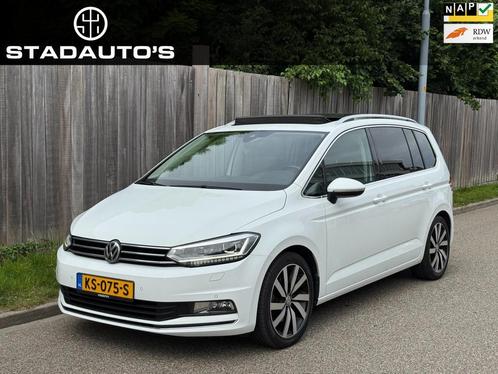 Volkswagen Touran 1.4 TSI Connected Series 7p Pano|LED|Trekh, Auto's, Volkswagen, Bedrijf, Te koop, Touran, ABS, Achteruitrijcamera