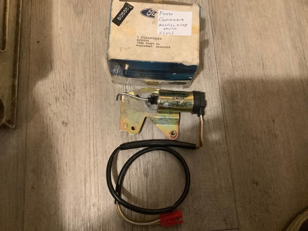 Nieuwe elektrische achterklepmotor  Ford Granada Mk2, Auto-onderdelen, Elektronica en Kabels, Ford, Oldtimer onderdelen, Nieuw