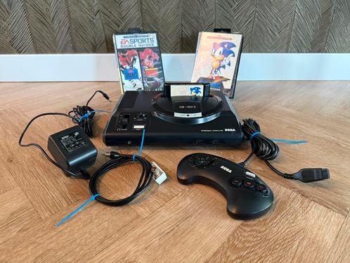 SEGA Megadrive | Originele controller en kabels | 2 games, Spelcomputers en Games, Spelcomputers | Sega, Zo goed als nieuw, Mega Drive