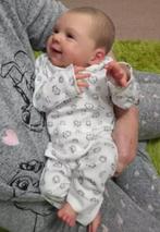 Realistische baby pop levensecht Sebastian (49cm), Verzamelen, Poppen, Ophalen of Verzenden, Nieuw, Pop, Levensecht of Reborn