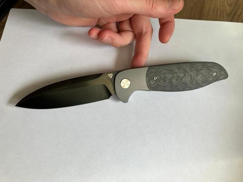 Tuya Knives Caladan v2 Hand Satin DLC Black Dunes FatCarbon, Caravans en Kamperen, Kampeergereedschap, Nieuw, Ophalen of Verzenden
