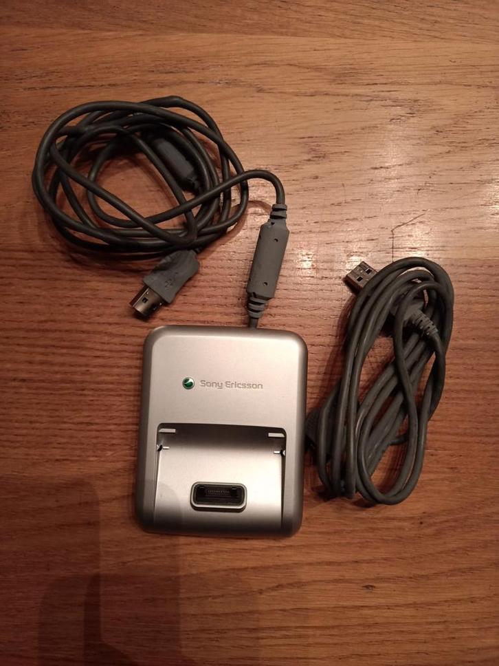 Sony Ericsson CDS-60 Desktop Lader + 2 USB Kabels, Telecommunicatie, Mobiele telefoons | Toebehoren en Onderdelen, Gebruikt, Sony Ericsson