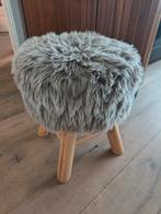 Leuke kruk poef, Ophalen, Zo goed als nieuw, Hout