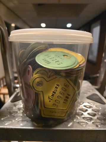 Emmer vol oude penningen beschikbaar voor biedingen