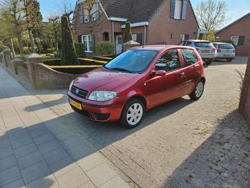 Fiat Punto 1.4 16V 3DR 2005 Rood beschikbaar voor biedingen