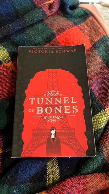 Tunnel of Bones ( Victoria Schwab) beschikbaar voor biedingen