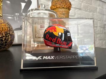 Max Verstappen 2017 Helm beschikbaar voor biedingen