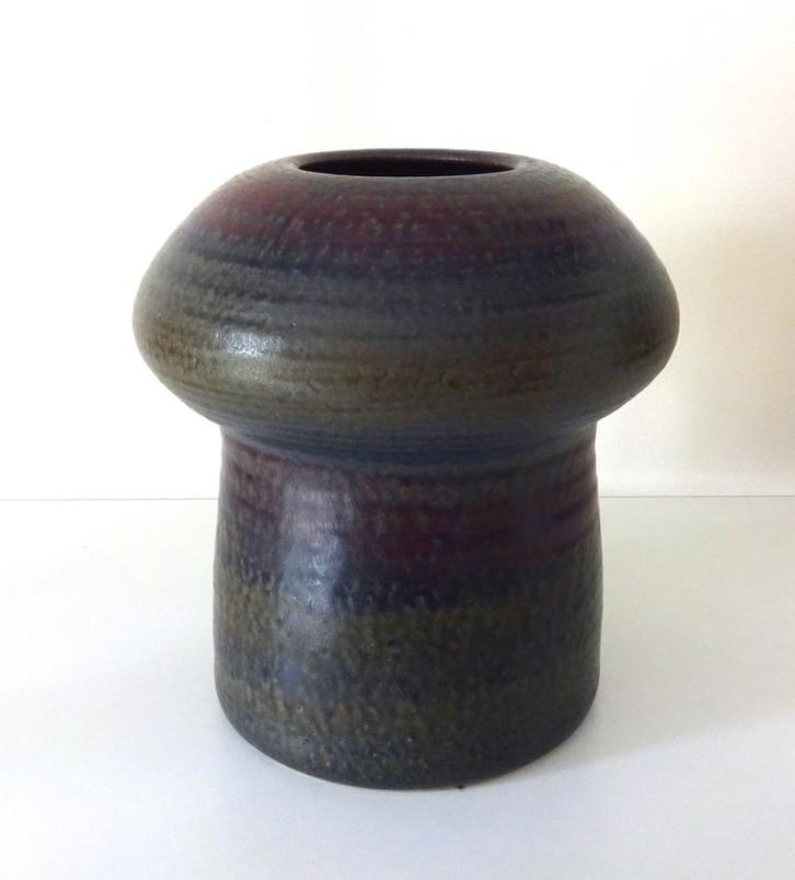 Keramiek vaas bruin rond gedeelte Gubbels Helden 5330-k, Antiek en Kunst, Antiek | Keramiek en Aardewerk, Ophalen of Verzenden