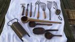 Leuk oud bestek/ keukenbenodigdheden in rieten  bestekbak, Ophalen