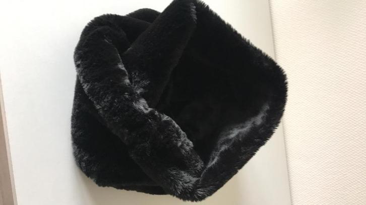 Een nieuwe heerlijke zachte sjaal,rolkraag,zwart imitatie, Kleding | Dames, Mutsen, Sjaals en Handschoenen, Nieuw, Sjaal, Maat 42/44 (L)