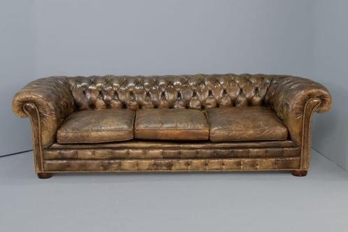Unieke Chesterfield Bank Cognac uit Kurhaus Scheveningen, Huis en Inrichting, Banken | Bankstellen, Gebruikt, Rechte bank, Vierpersoons of meer