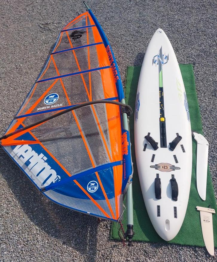 Beginners surfplank Fanatic Bee 195 lit compleet 4.7 m², Watersport en Boten, Windsurfen, Zo goed als nieuw, Complete set, 300 cm of meer